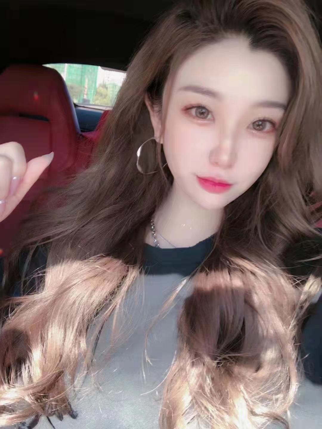 极品白领粉嫩水朵胸大腿直